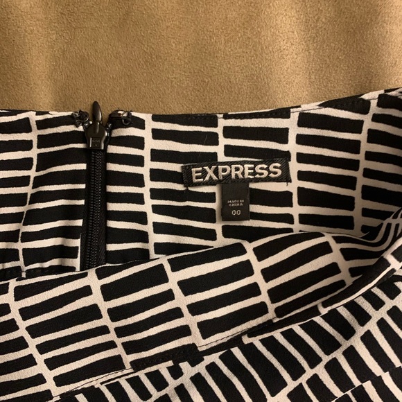 Black and White Patterned Express Mini Skort - Picture 3 of 3
